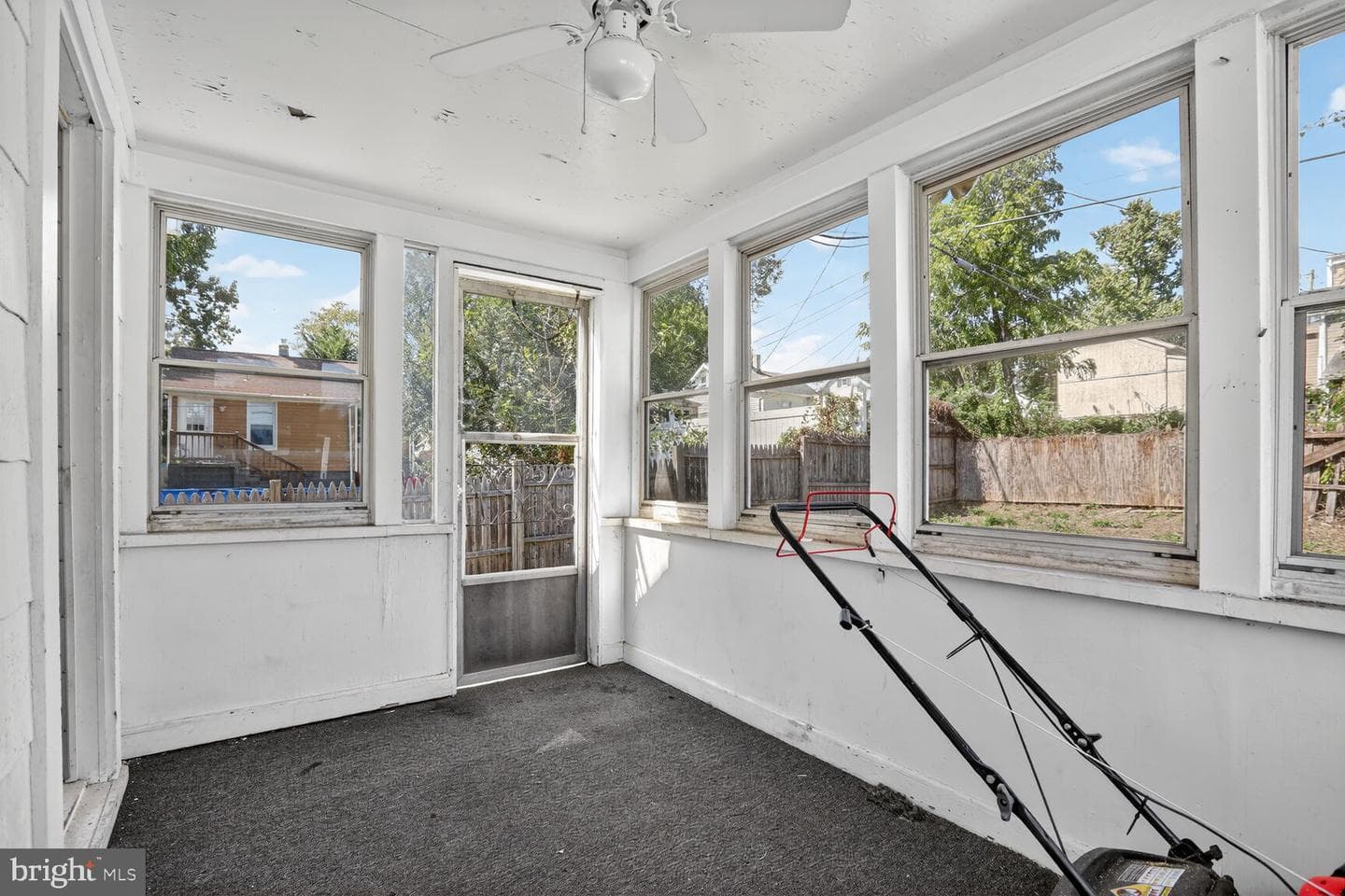 2600 Roselawn Avenue photo 18