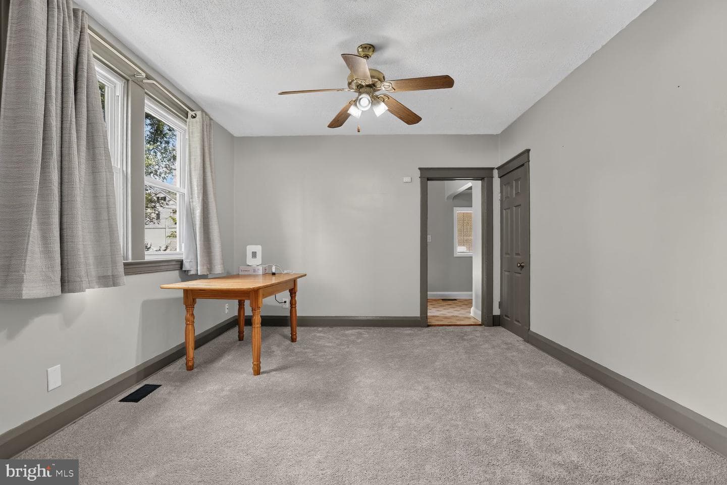 2600 Roselawn Avenue photo 6