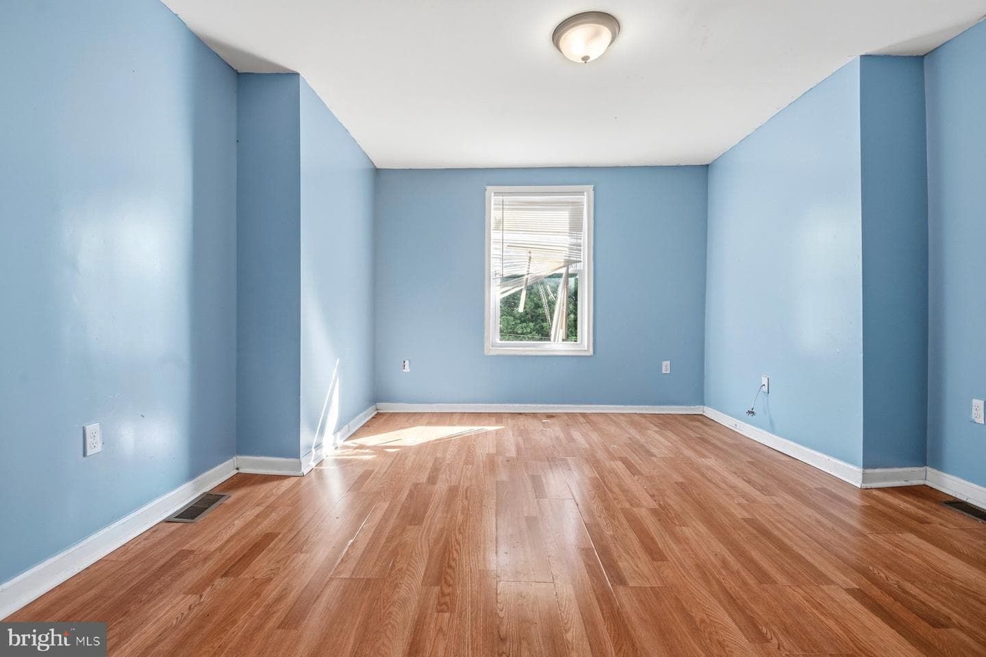 762 Bartlett Avenue photo 15