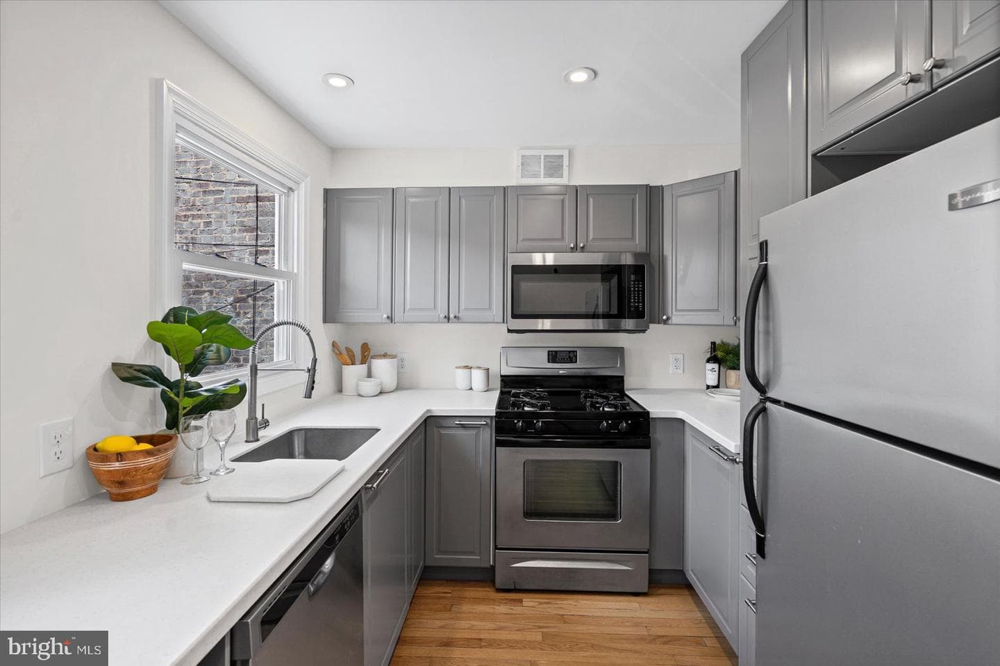 1504 William Street photo 11