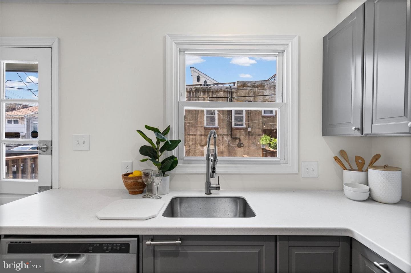 1504 William Street photo 14