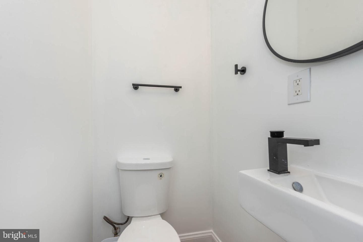 2520 E Eager Street photo 6
