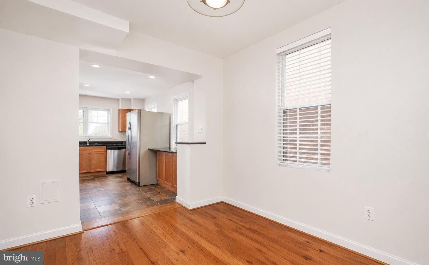 115 E West Street photo 7