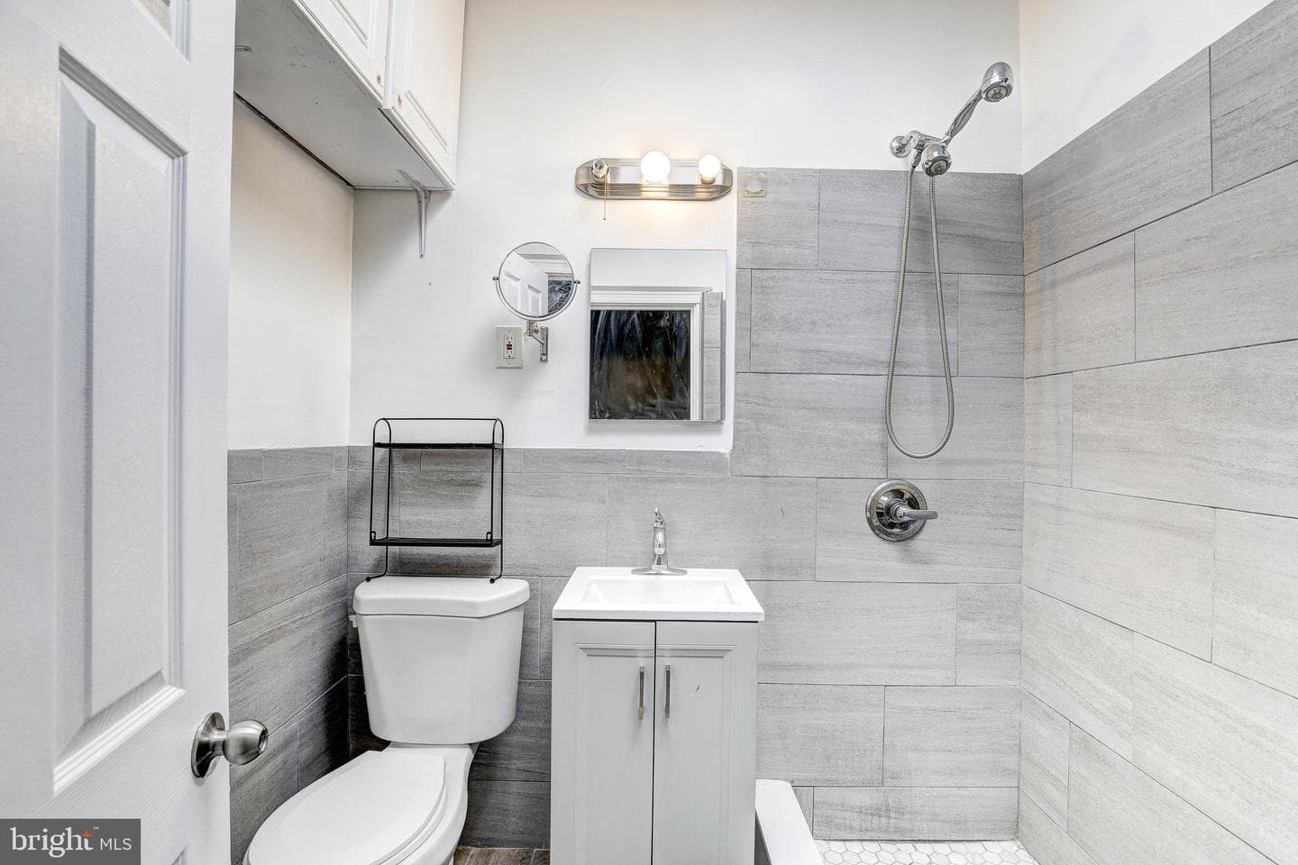 1003 Bonaparte Avenue photo 16