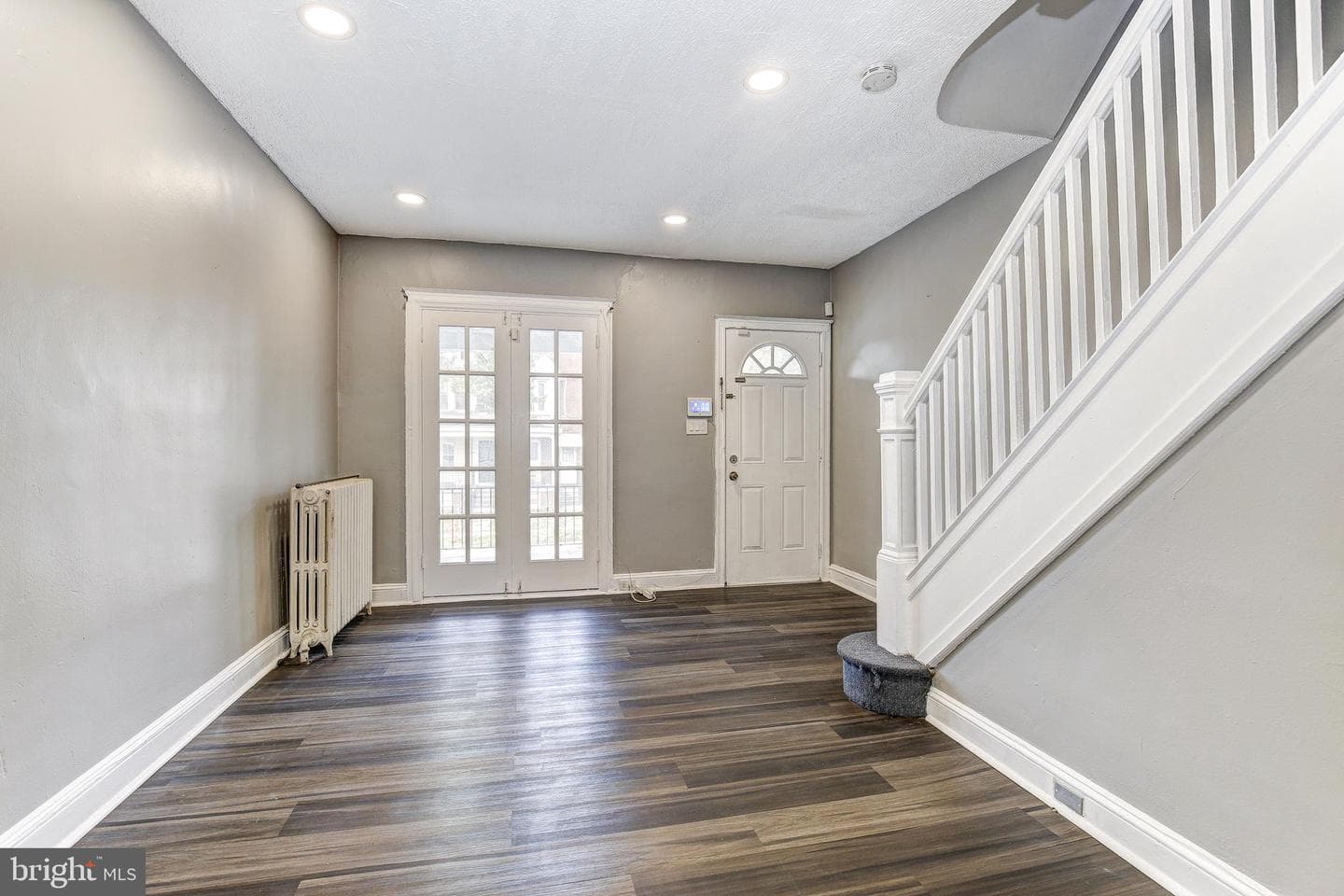 1003 Bonaparte Avenue photo 3