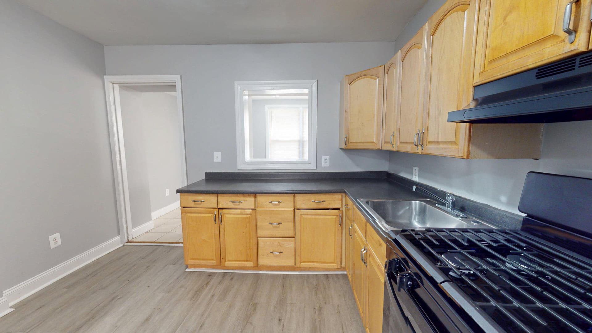 1826 Ramsay photo 7