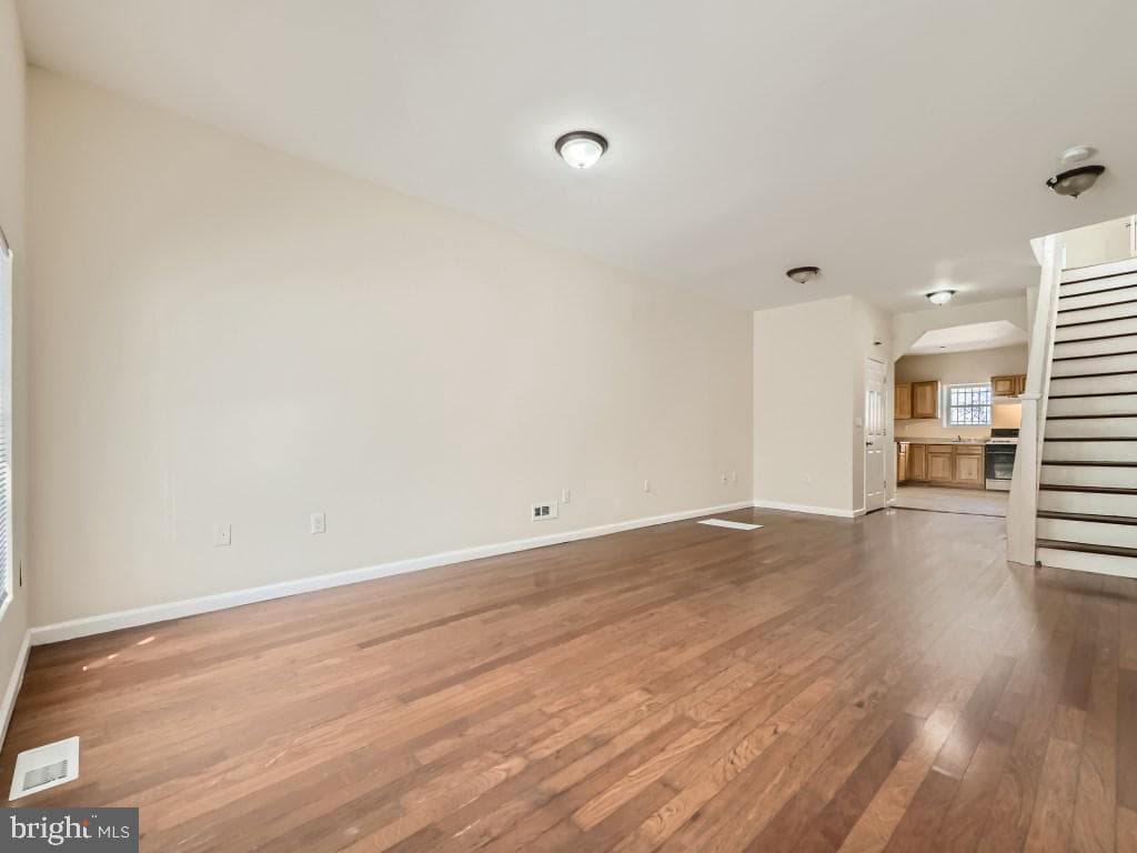2316 E Madison Street photo 3