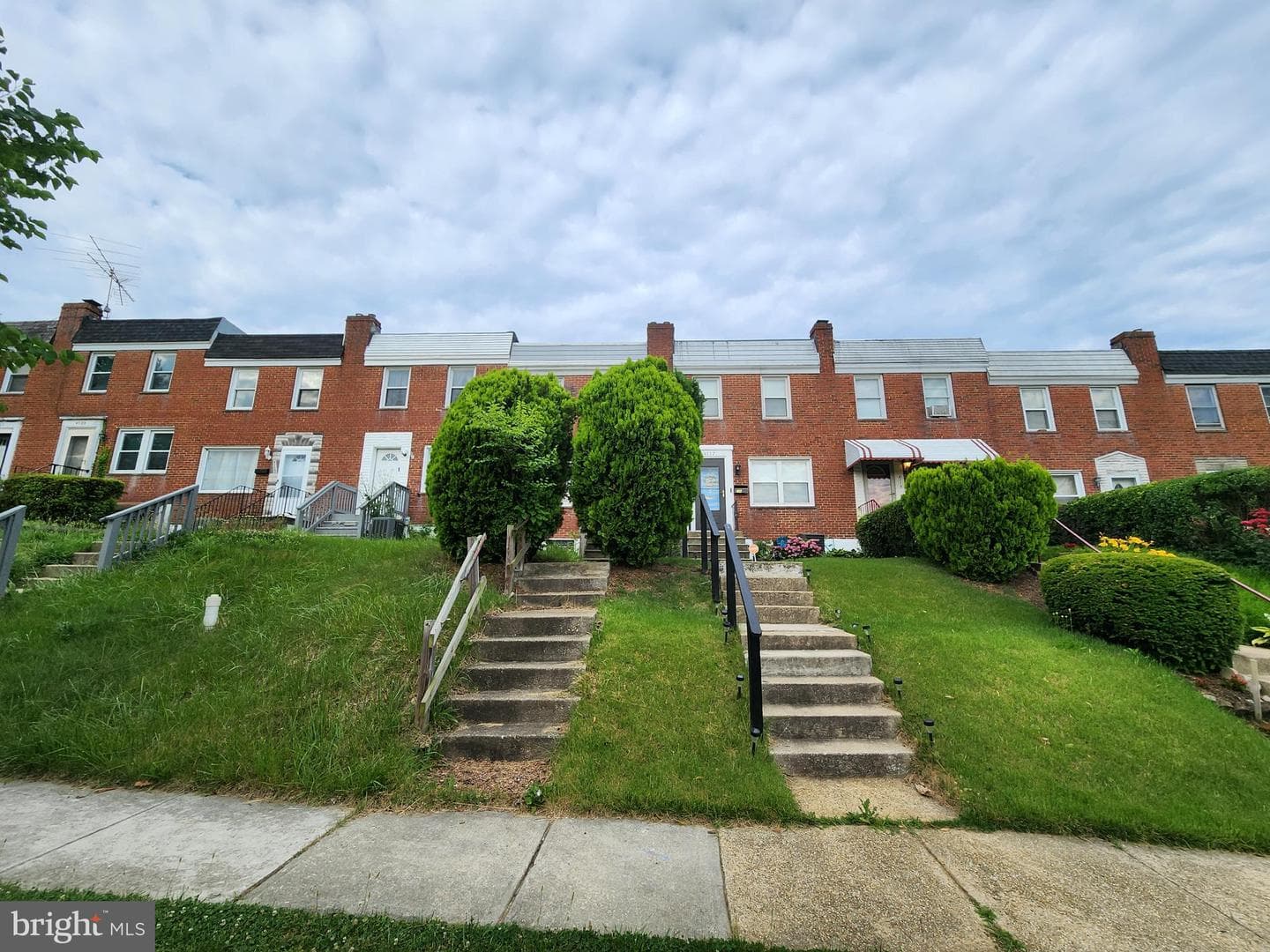 4119 Balfern Avenue photo 3