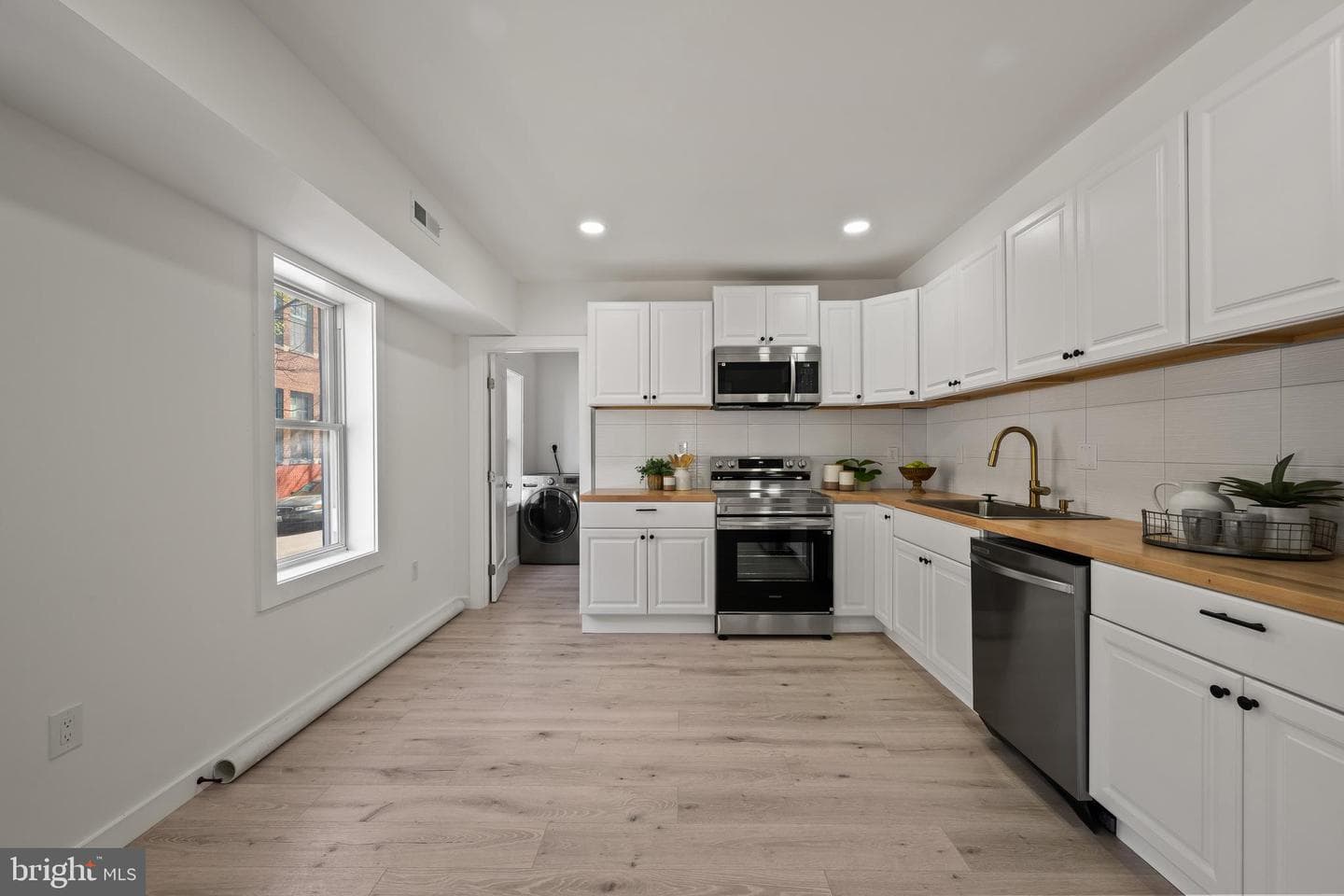 1118 S Carey Street photo 10