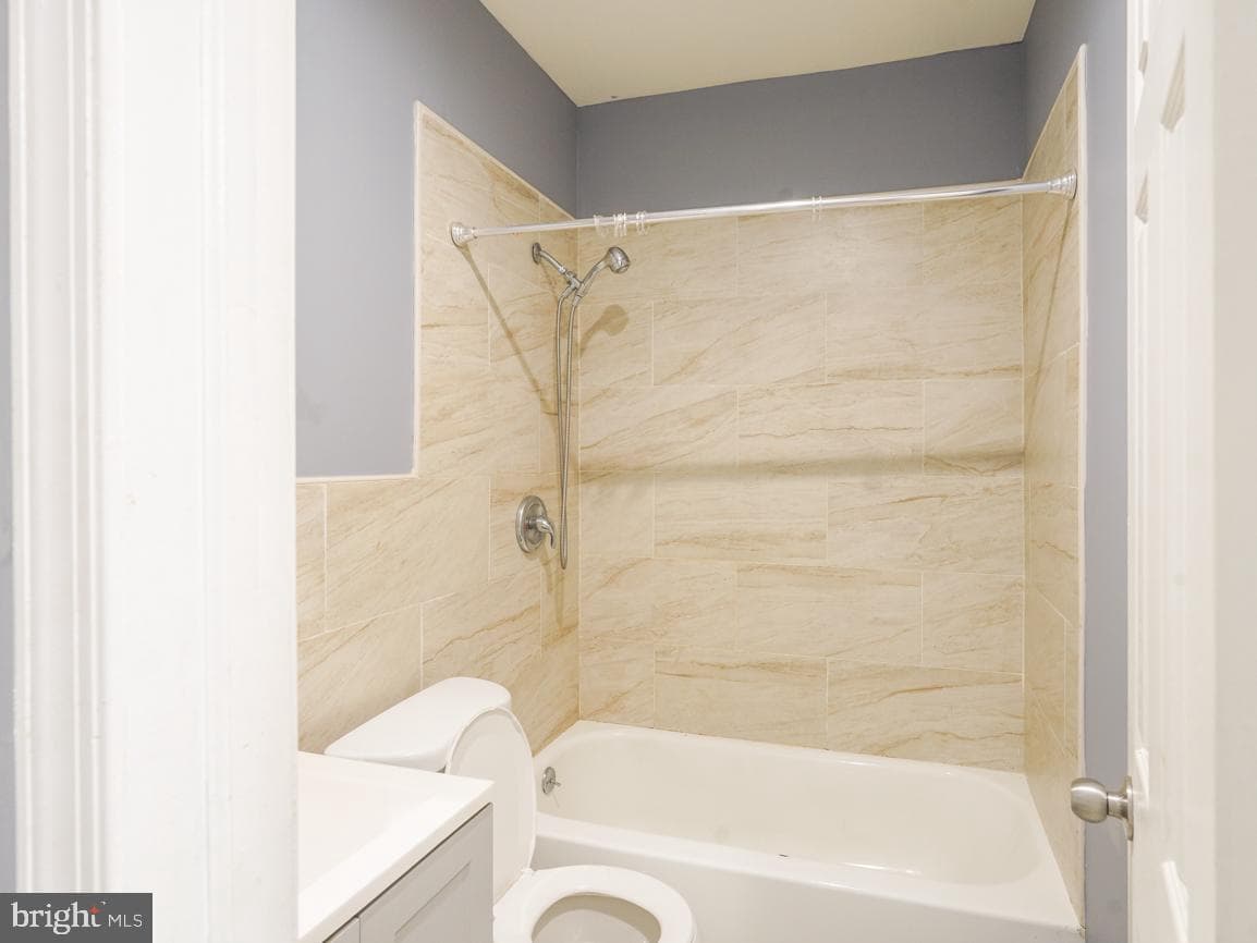 2410 Frederick Avenue photo 15