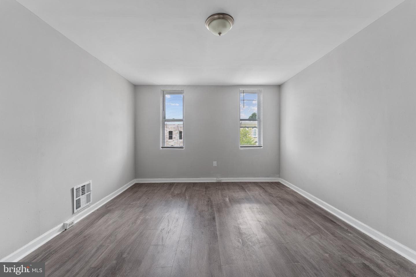 1706 N Milton Avenue photo 12