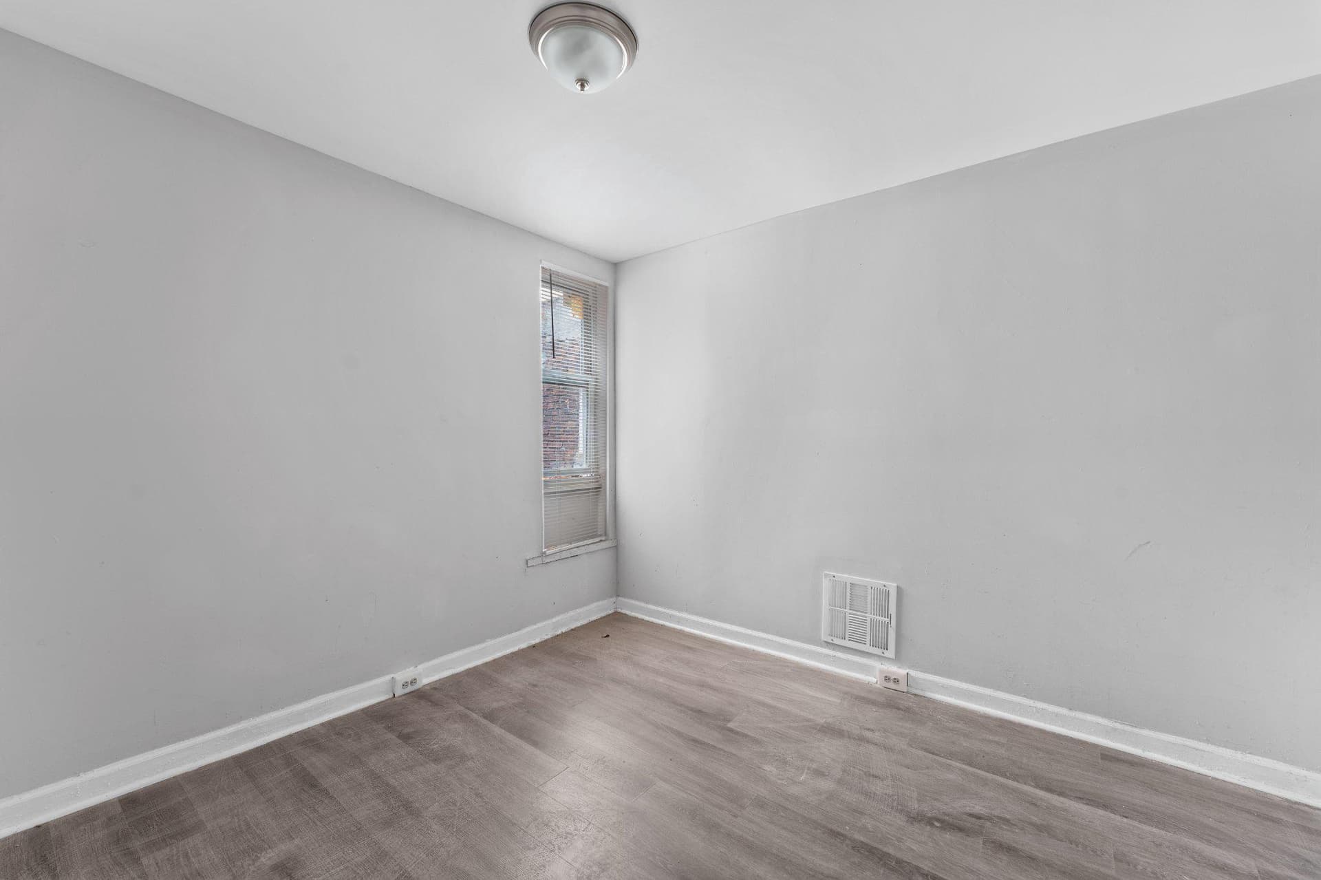 1706 N Milton Avenue photo 14
