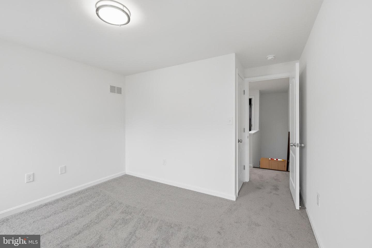 420 E Oliver Street photo 16