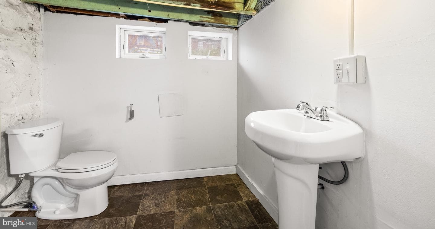 1238 W 37th Street photo 30