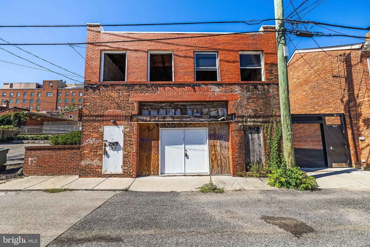 858 Tyson Street photo 2