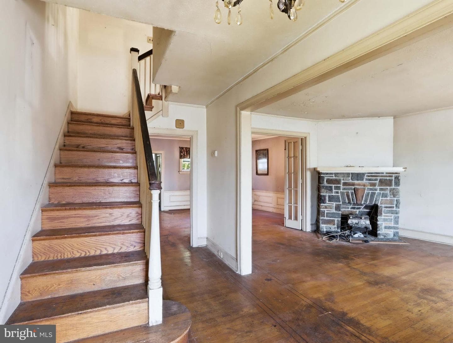 916 E 36th Street photo 12