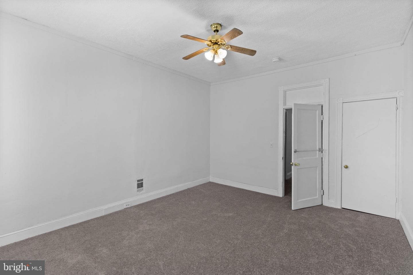 2319 Jefferson Street photo 24