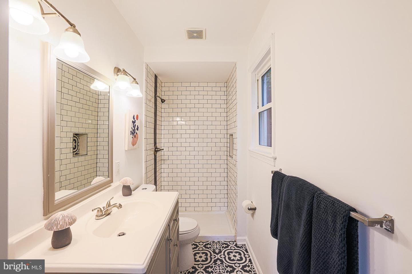 410 Kingston Road photo 20