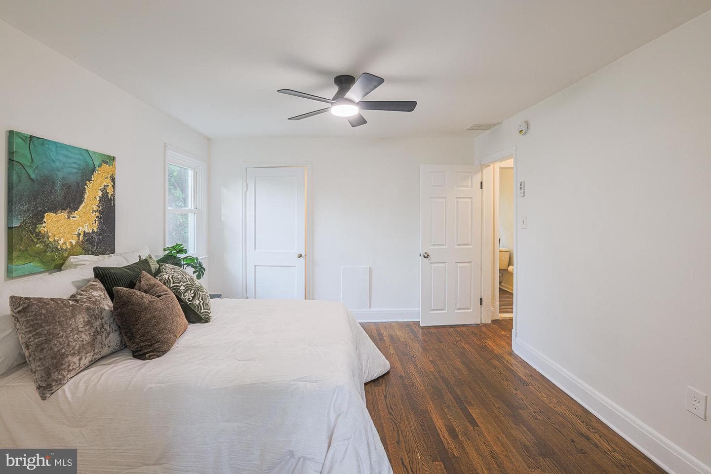 410 Kingston Road photo 25
