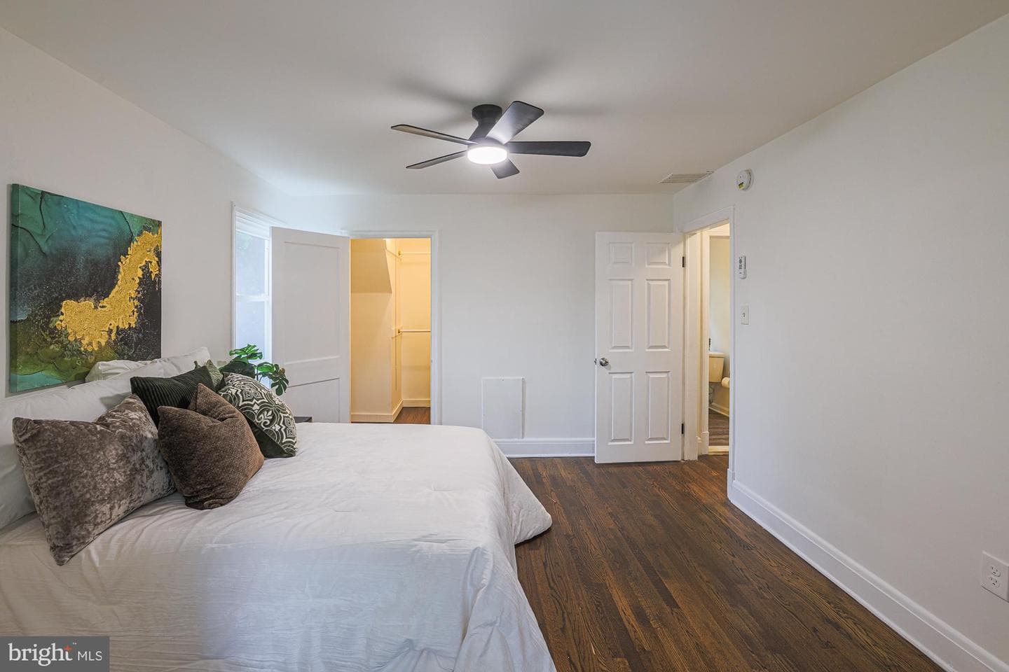 410 Kingston Road photo 26