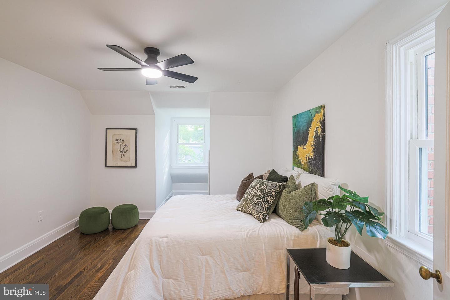 410 Kingston Road photo 28