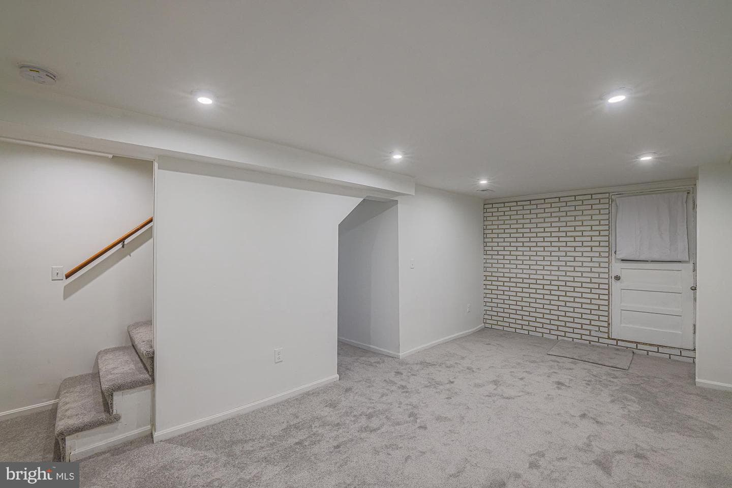 410 Kingston Road photo 39