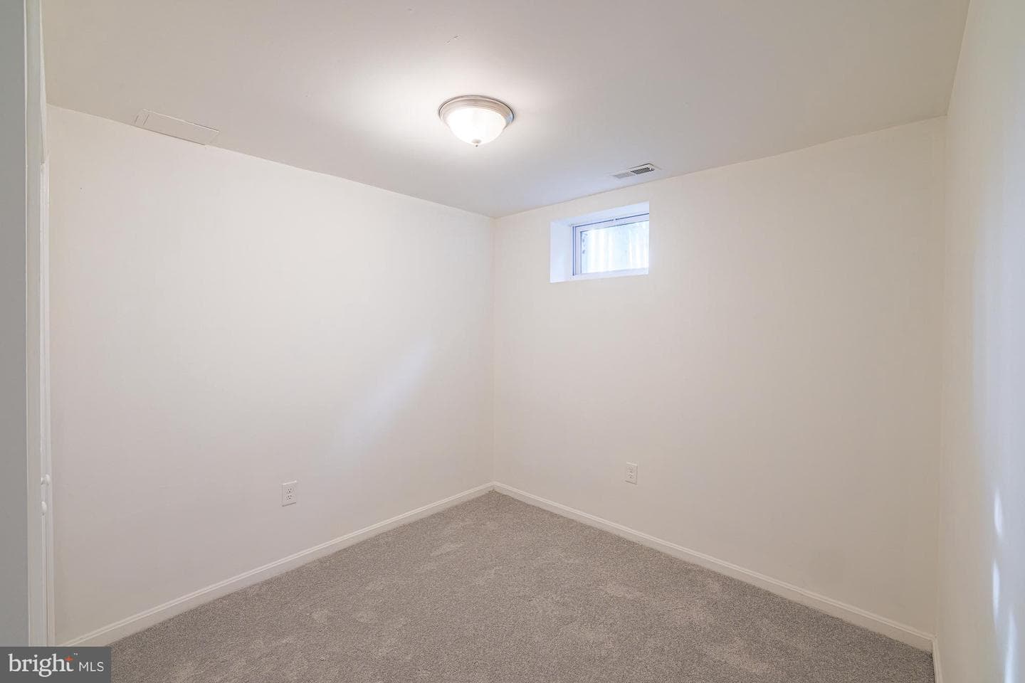 410 Kingston Road photo 42