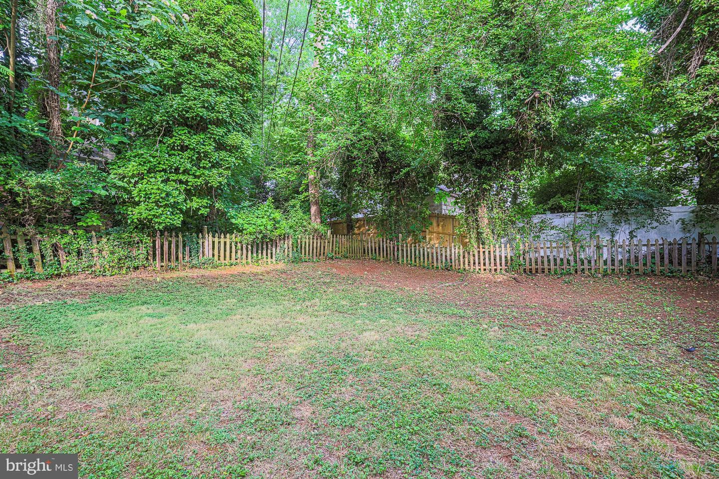 410 Kingston Road photo 51