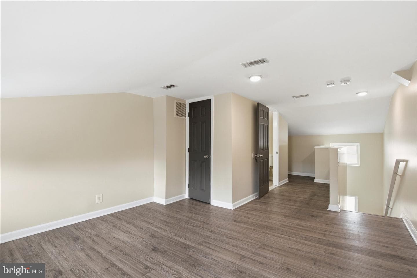 1224 E Eager Street photo 27