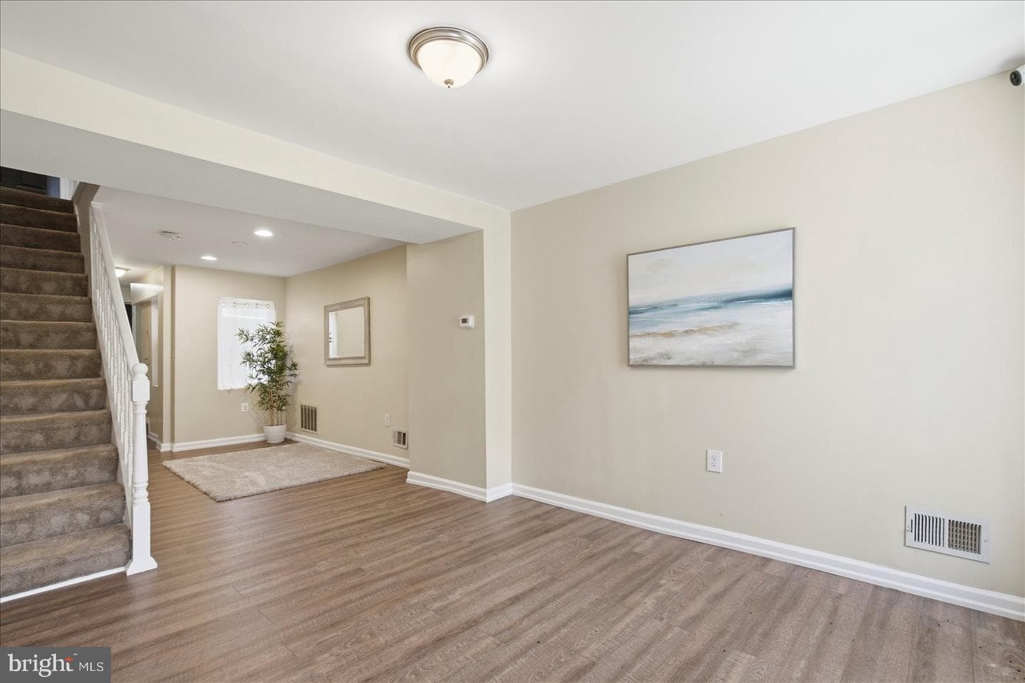 1224 E Eager Street photo 3
