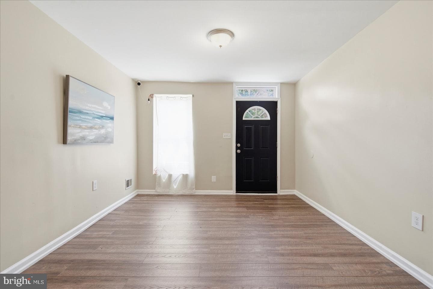 1224 E Eager Street photo 5