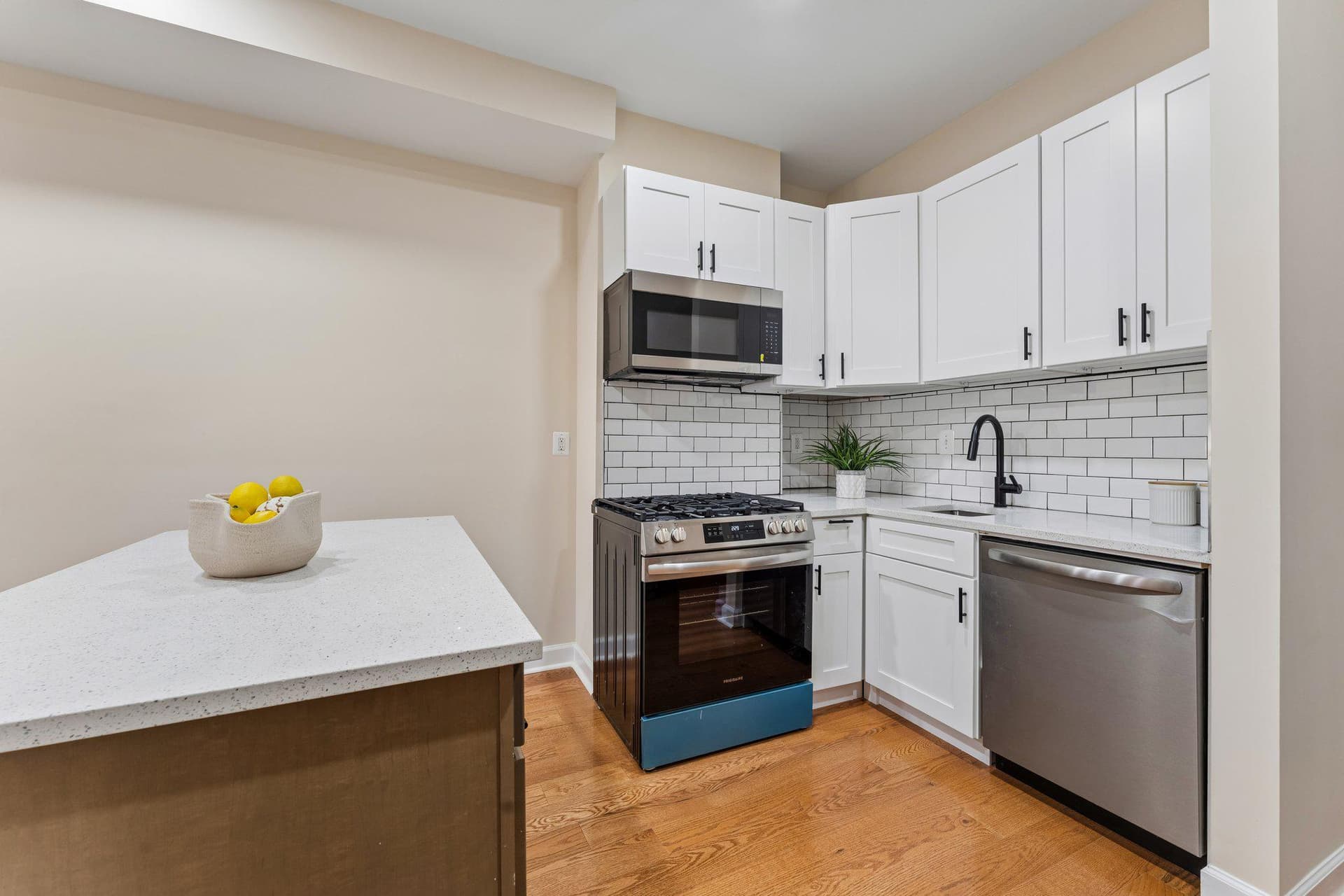 921 N Patterson Park Avenue photo 11