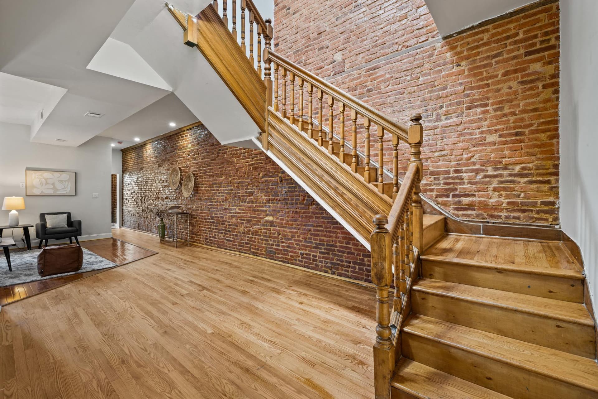 2231 Eutaw Pl photo 3