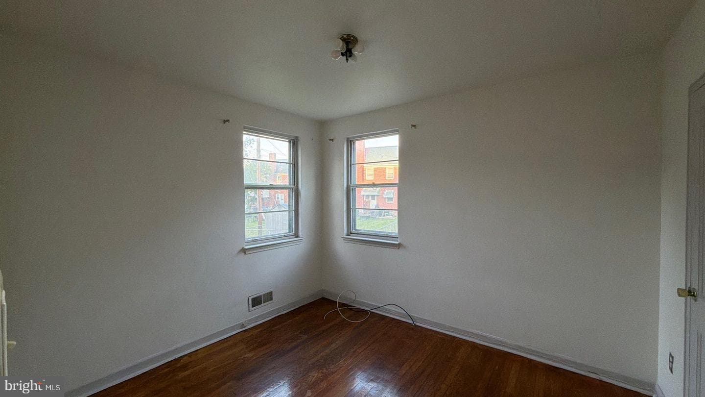 3608 Glenarm Avenue photo 20