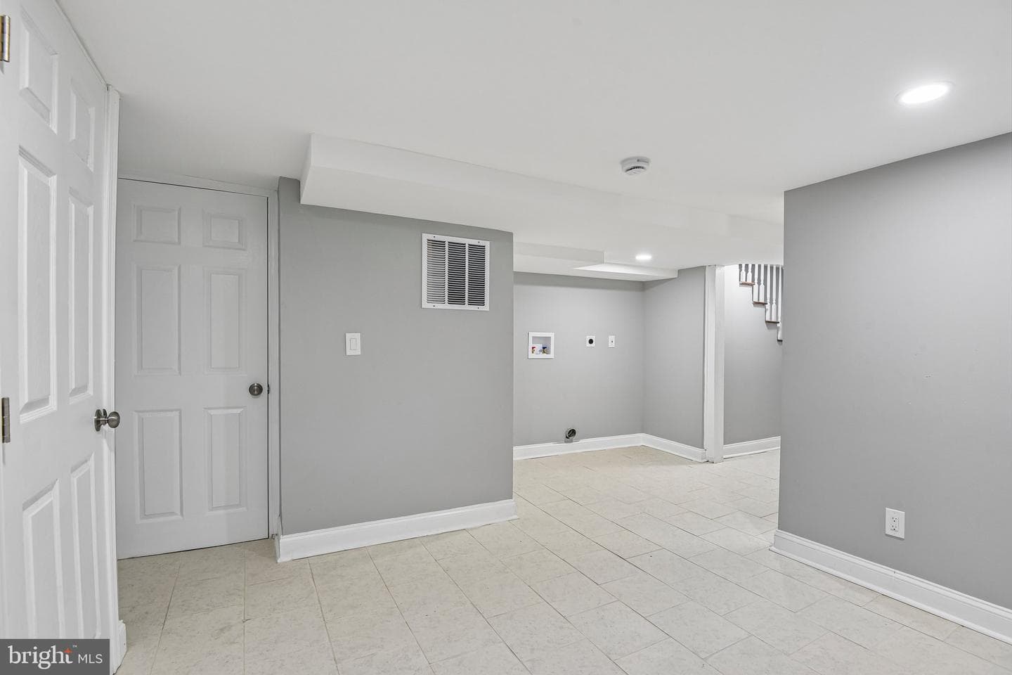44 N Athol Avenue photo 20
