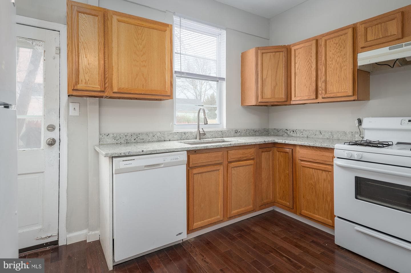 3220 Bayonne Avenue photo 10