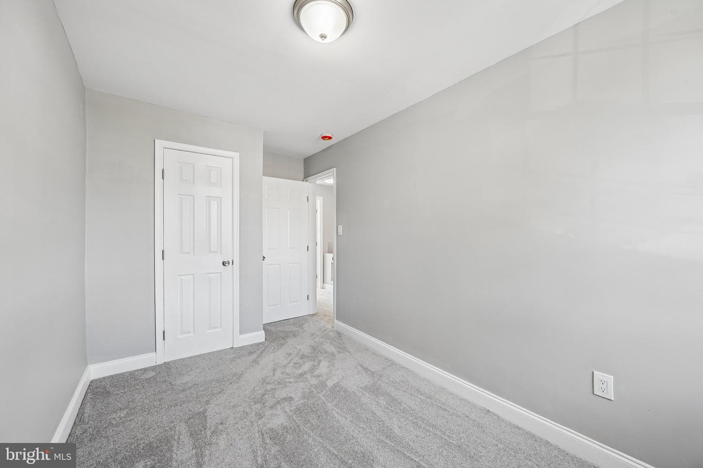 628 Roundview Road photo 26