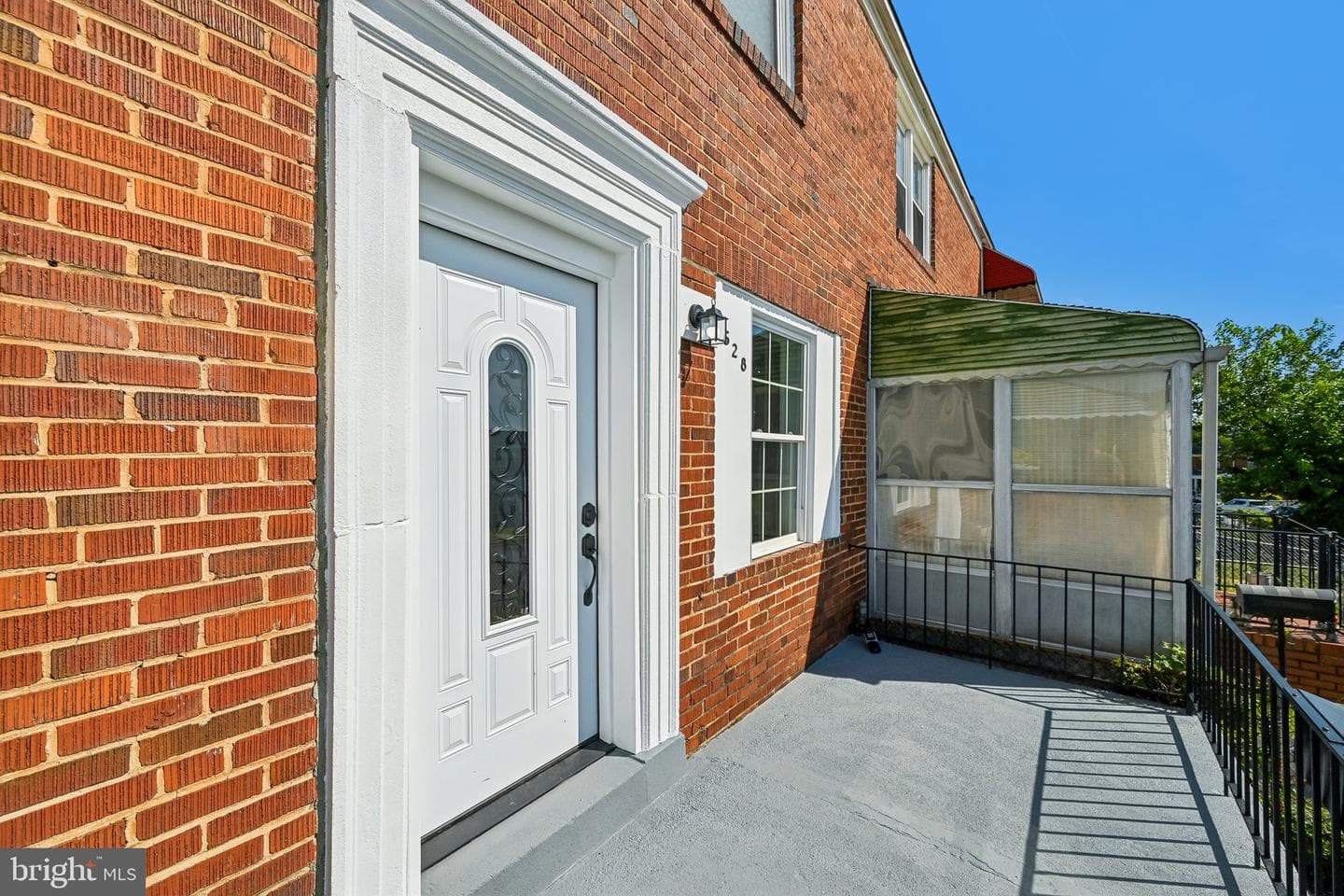 628 Roundview Road photo 3
