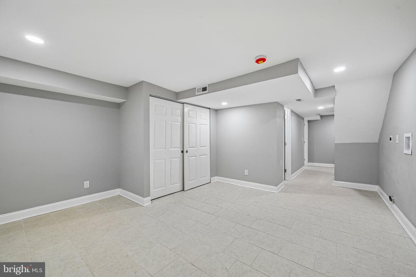 628 Roundview Road photo 33