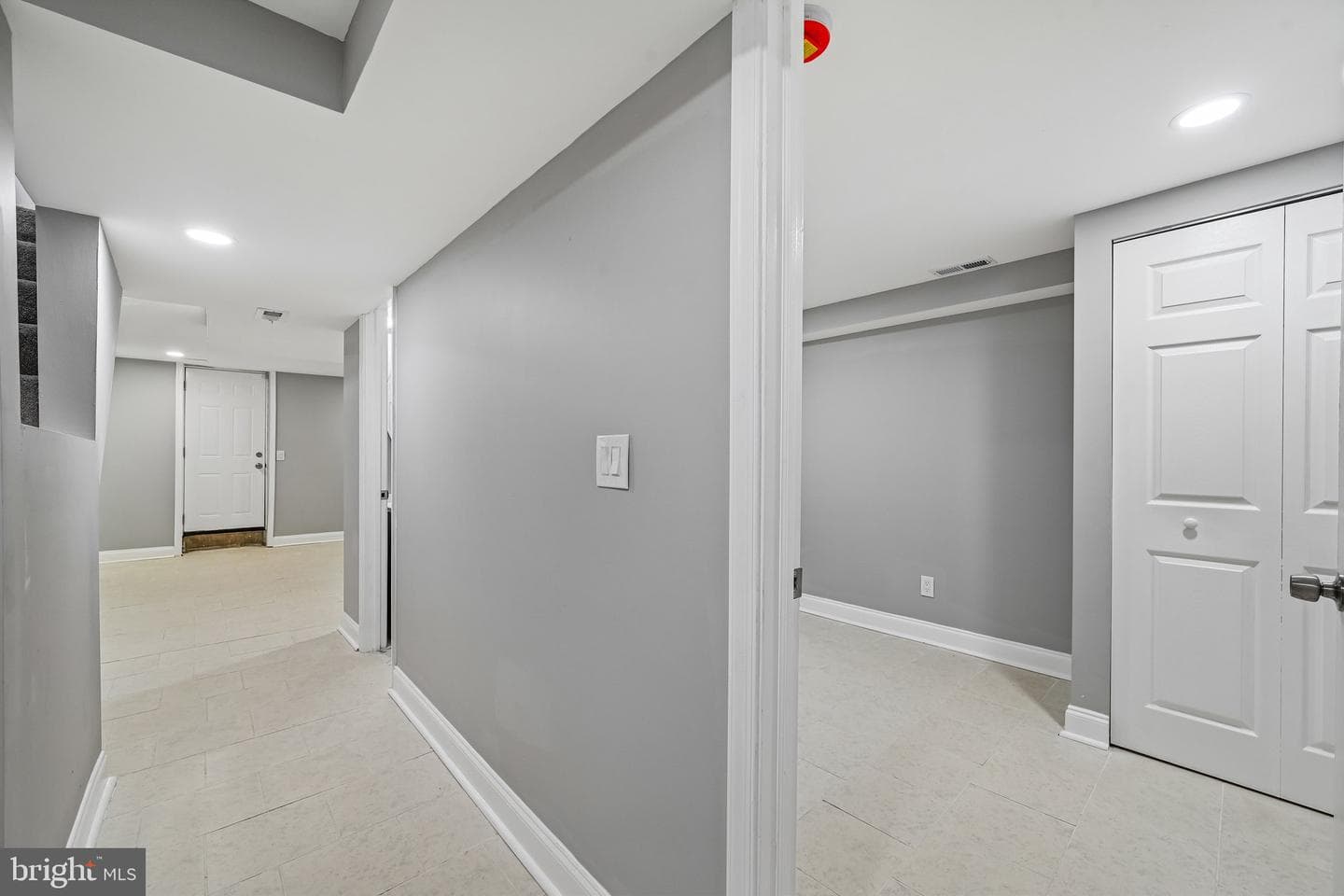 628 Roundview Road photo 35