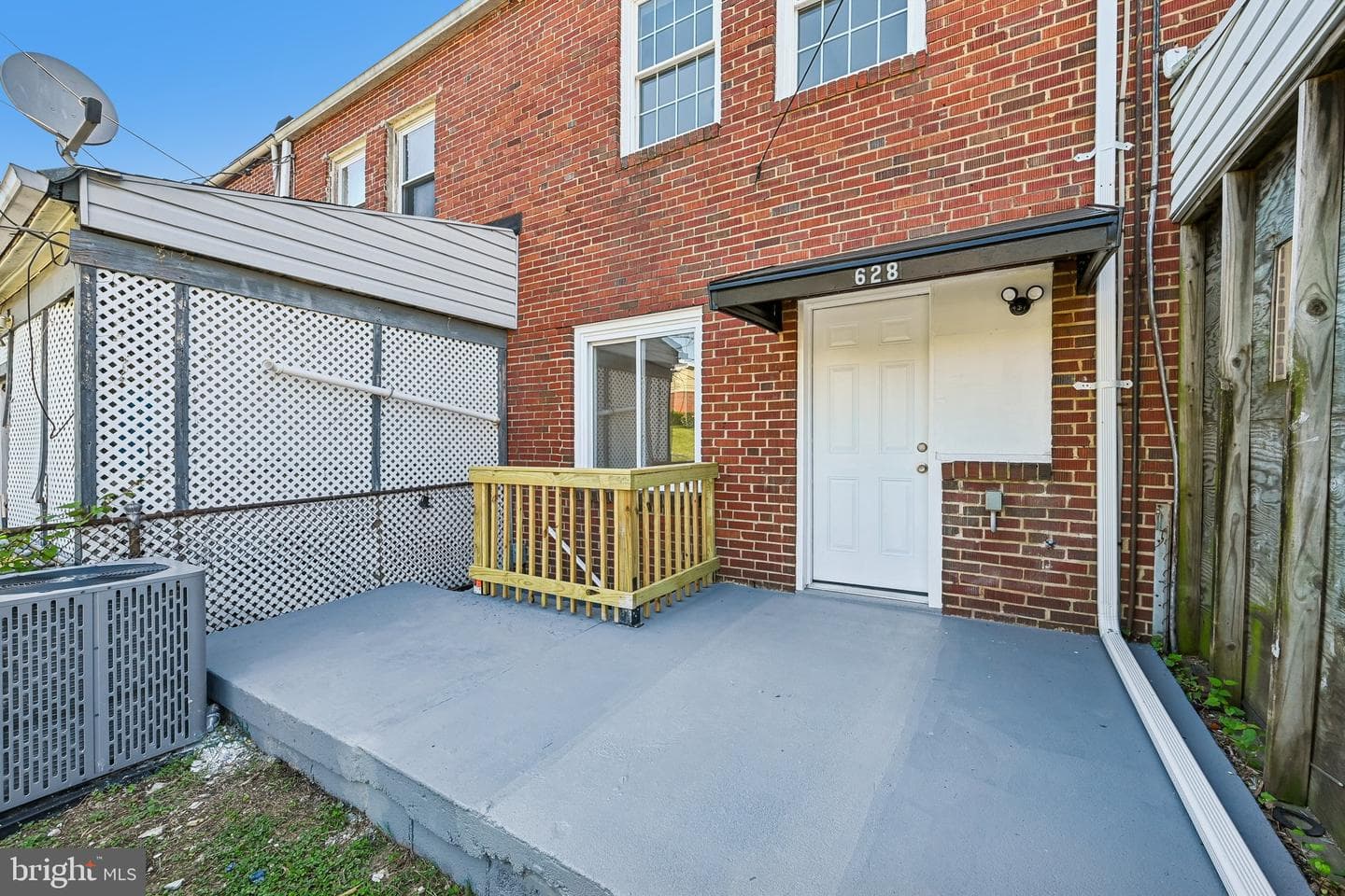 628 Roundview Road photo 37