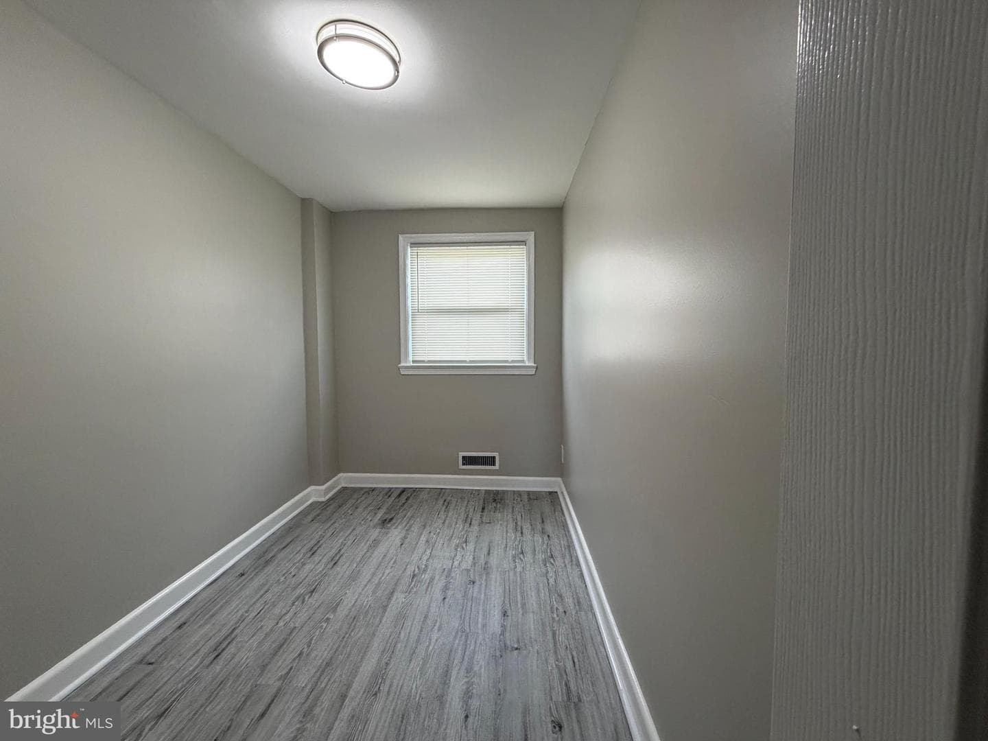4331 Brehms Lane photo 9