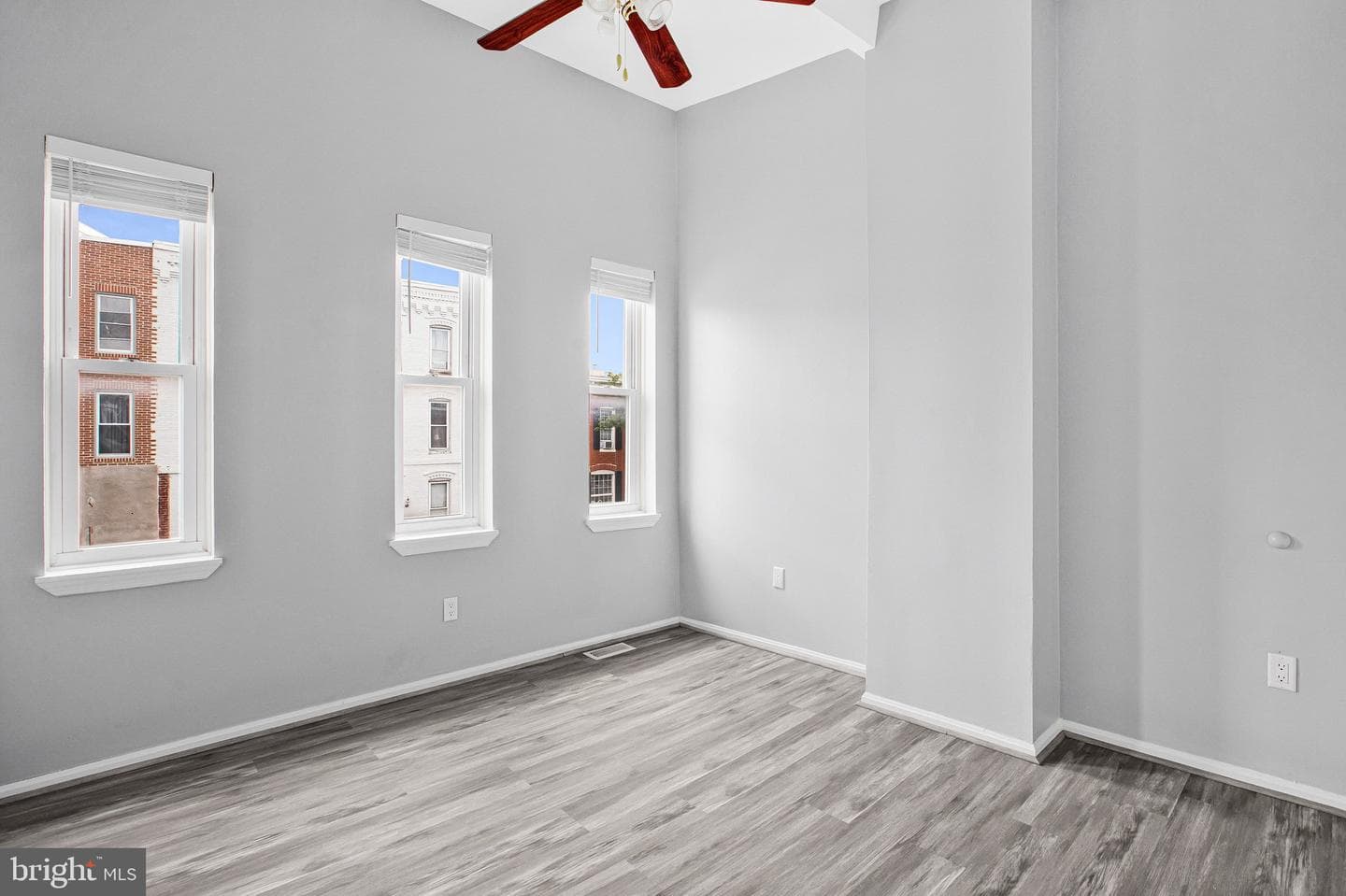 1145 W Cross Street photo 10