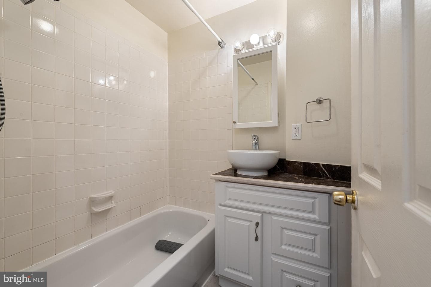 211 S Madeira Street photo 8