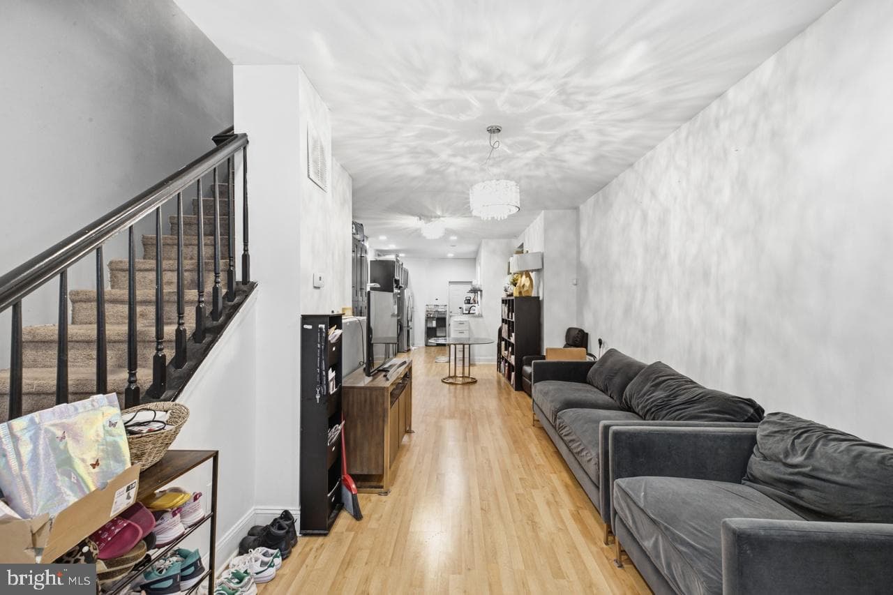 1422 N Eden Street photo 3