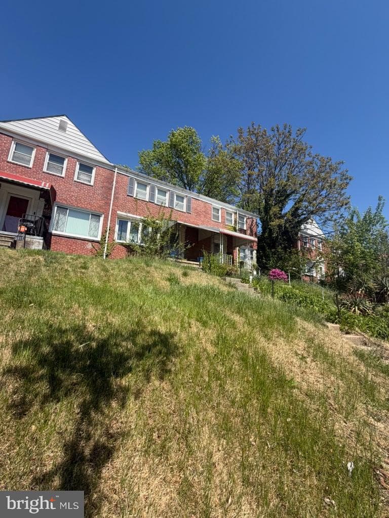 5914 Fenwick Avenue photo 2