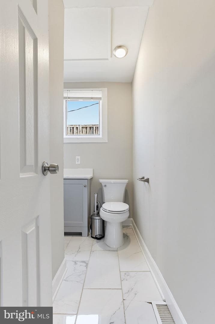 2712 Dillon Street photo 16