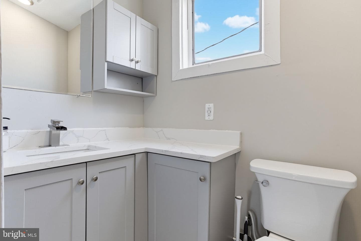 2712 Dillon Street photo 17