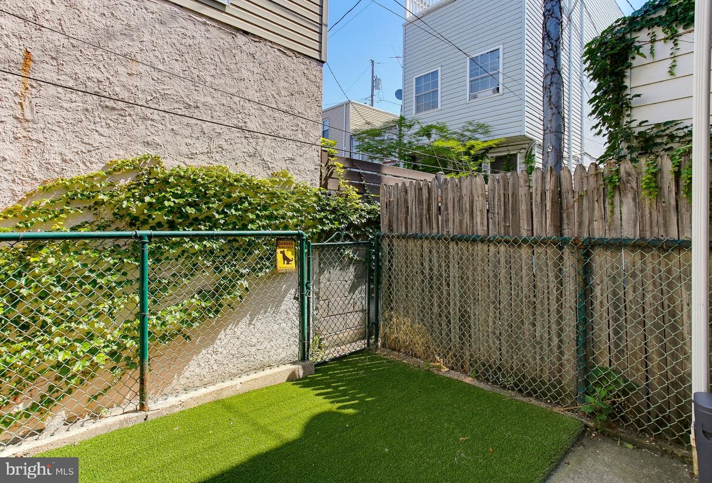 2712 Dillon Street photo 21