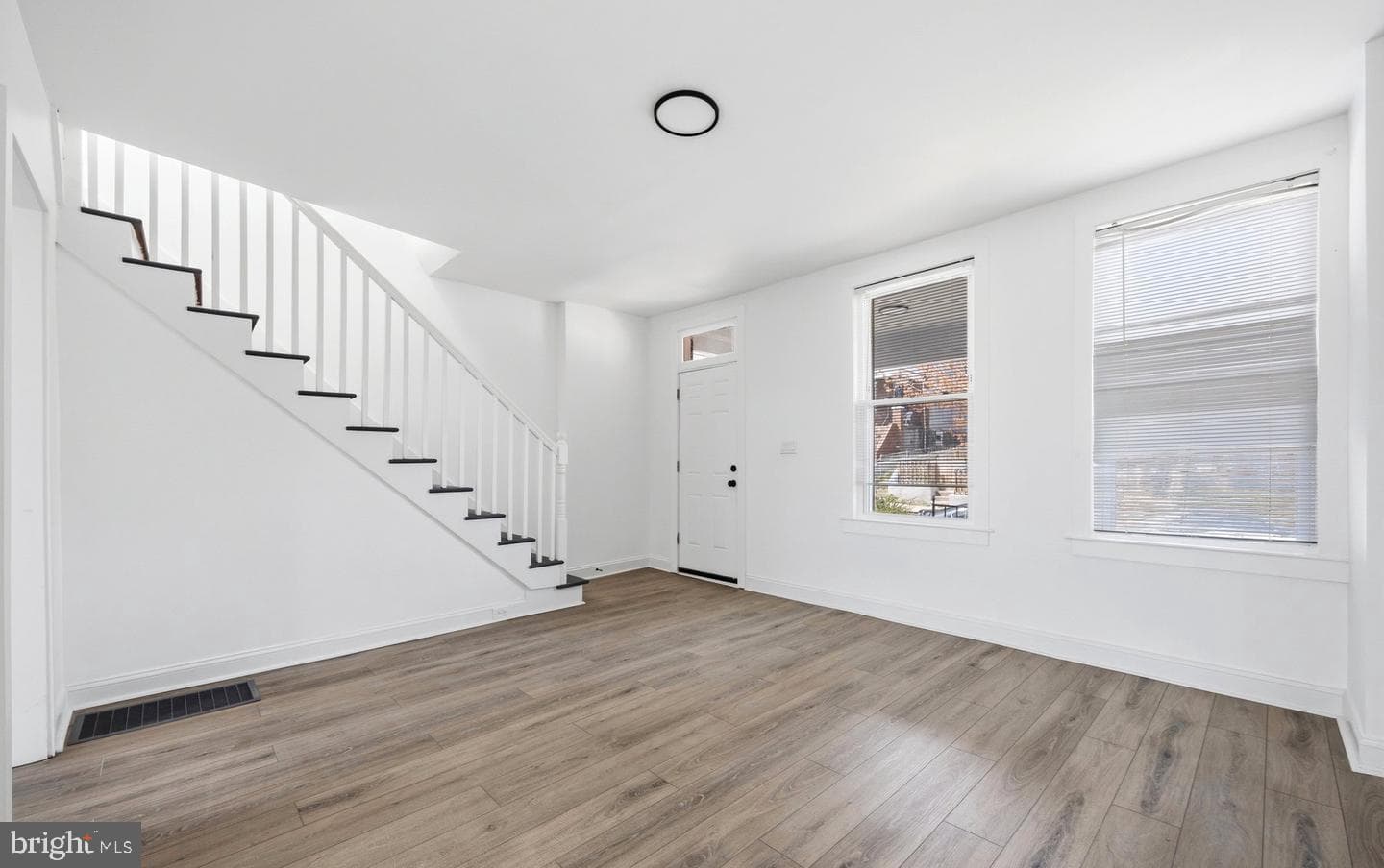 759 Linnard Street photo 5